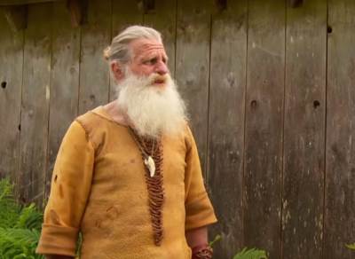  PRIJE 30 GODINA OTIŠAO U ŠUMU: Živi u drvetu, liječi se vatrom i vodom... 