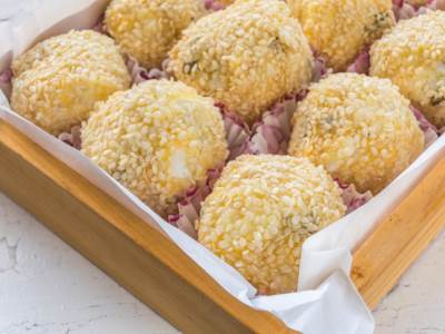  Zalogaji koji se pamte: Slane kuglice sa piletinom i kikiriki puterom 