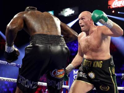  Tajson-Fjuri-nokaut-Diontej-Vajlder-deklasirao-novi-sampion-svijeta-WBC-boks 