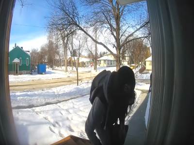  Kanada-kradja-paketa 