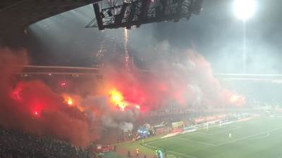  Brutalna tuča navijača pred derbi, završili u Urgentnom! VIDEO 