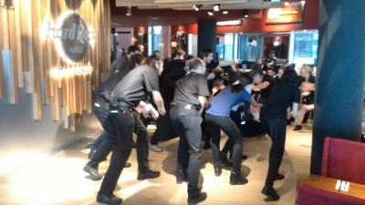  U Hard Rok kafeu već počelo đuskanje! 