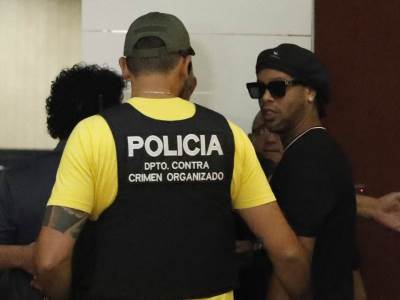  Ronaldinjo-zatvor-turnir-futsal-advokat-ga-brani-recima-on-je-glup 