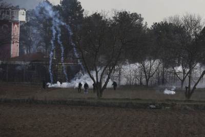  Suzavac-i-dimne-bombe-granici-sa-Turskom 