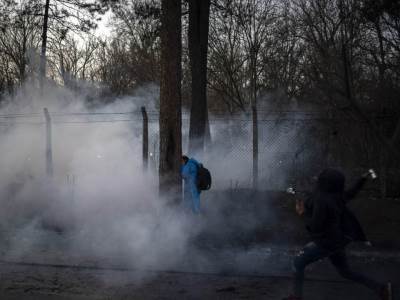  Nema mira na grčko - turskoj granici: Detonacije, požarim suzavac (FOTO) 