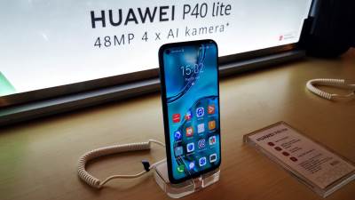  Huawei P40 Lite: 5 kamera, 4.200 mAh, Kirin 810, 128 + 6 GB i HMS (FOTO) 