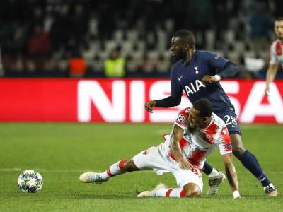  Tangi-Ndombele-YouTube-fudbaler-Totenhem-kritika-Dzejmi-Karager 