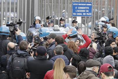  Italijanski ljekari PADAJU S NOGU: Ovako se bore za živote ljudi (VIDEO) 