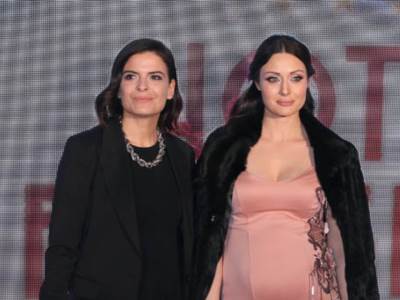  Glumica na premijeri filma "Hotel Beograd" pokazala trudnički stomak! FOTO 