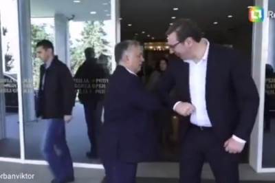  VUČIĆ SA ORBANOM: Nisu smeli da se rukuju, pogledajte kako su se pozdravili 