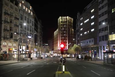  Ko hoće, nađe način! Evo kako baka iz Beograda šeta psa (VIDEO) 