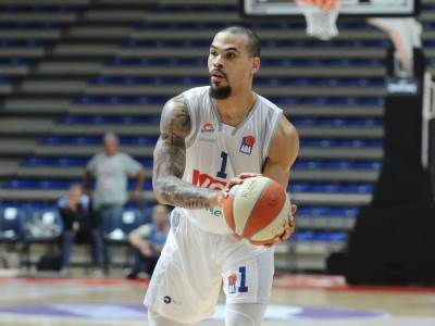  Kobs zavapio preko Tvitera: Treba mi pomoć da pređem granicu! 