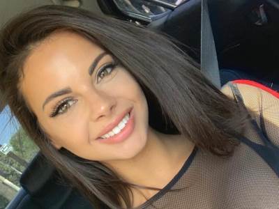  Njene bezobrazne fotke lajkuje nešto manje od DVA MILIONA ljudi! (FOTO) 