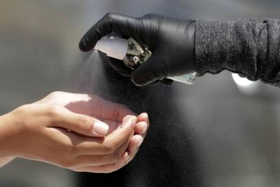  "Podmlađivali" flašice pa prodavali gel za dezinfekciju iz 1989! 