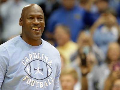  MAJKL DŽORDAN U BORBI ZA RASNU JEDNAKOST: Postaje prvi crni vlasnik NASCAR tima! 