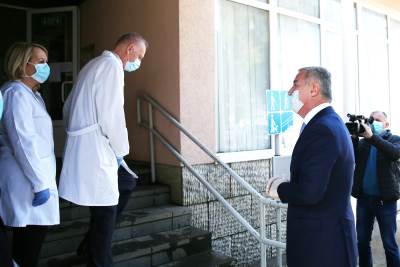  Đukanović obišao Opštu bolnicu u Beranama 