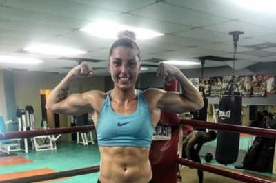  Prelijepa kanadska bokserka ring zamijenila bijelim mantilom! (FOTO) 