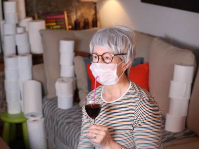  Čašica zbog stresa, čašica iz dosade... Da li previše pijete u izolaciji? 