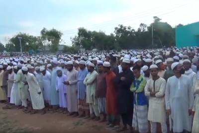  Na sahrani se okupilo 100.000 ljudi 