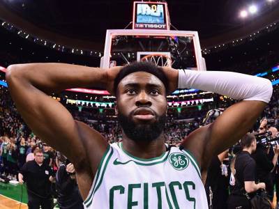  Kosarkas-Boston-vozio-15-sati-da-bi-predvodio-protest-Dzordz-Flojd-ne-mogu-da-disem 