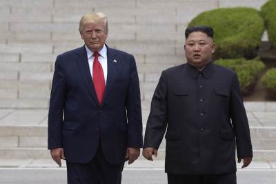  Donald Tramp sagoreo od besa zbog džinovske rakete koju je Kim Džong Un ponosno predstavio! 