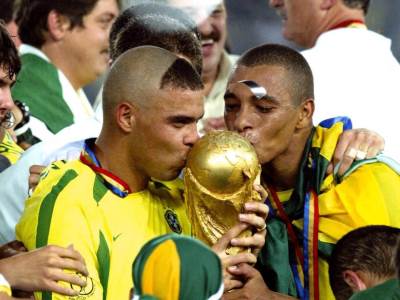  Kristijano-Ronaldo-ili-Ronaldo-poredjenje-Mikael-Silvestr 