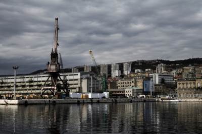  Protest u Rijeci, traže ukidanje mera uvedenih zbog korone: Ima uhapšenih! 