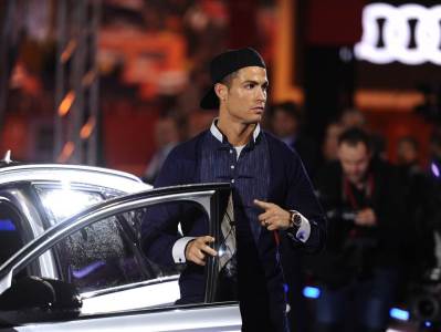  Ko ga ne bi poželeo za sina: Ronaldo mami kupio "mečku"! (FOTO) 