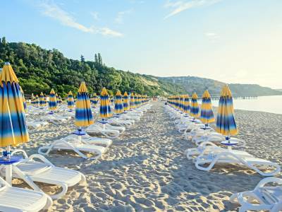  Rešili da privuku turiste: U Bugarskoj besplatne ležaljke i suncobrani? 