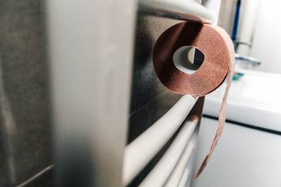  Ko prekrši mere protiv korone mora da čisti javne toalete 