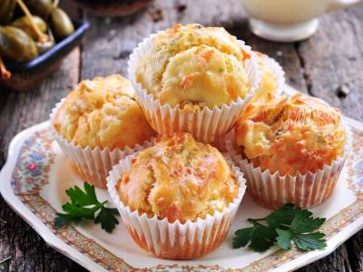  Brzi mafini sa kačkavaljem i sušenim paradajzom 