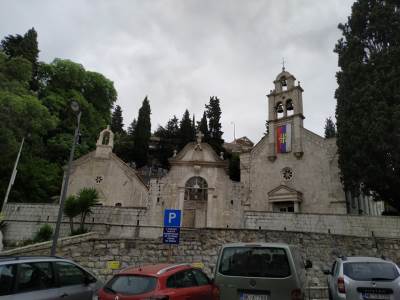  Krivična prijava SVEŠTENIKU IZ HERCEG NOVOG, pozivao na litiju od crkve do biračkog mjesta 