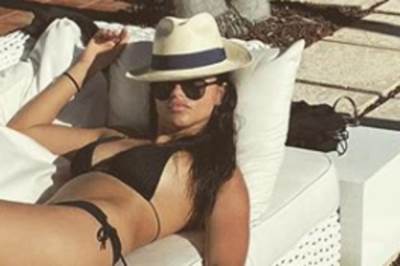  Adrijana Lima objavila HOT FOTKU u minijaturnom kupaćem!  