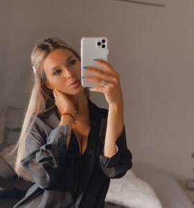  Prezgodna devojka fudbalera o čijim fotkama bruje mediji 