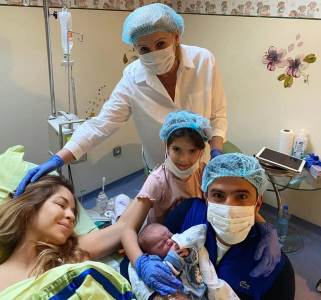  Tipsarevići vam mašu iz porodilišta!  