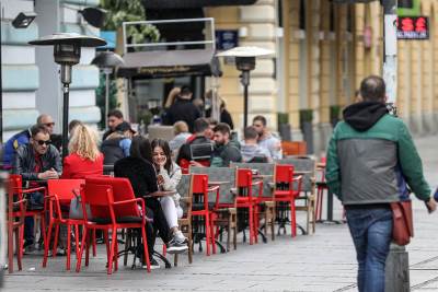  KOLIKO VREMENA JE POTREBNO DA SE ZARAZITE KORONOM: Ako ste u društvu zaraženog, sve zavisi od ovoga! 