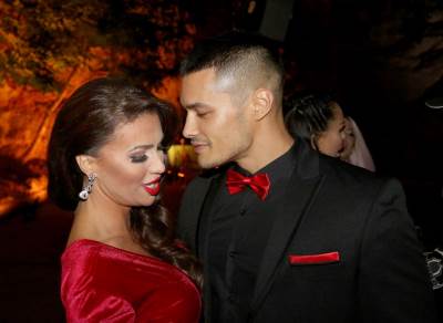  STANIJA SA CRNOGORCEM I NA BADNJE VEČE: Uživaju u prazničnim običajima, a veče proveli u njenom rodnom gradu! (FOTO) 