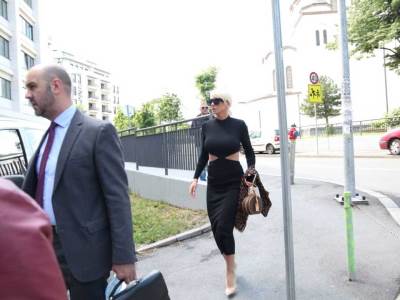  Uska haljina i štikle: Jelena Karleuša PONOVO na sudu! (FOTO, VIDEO) 