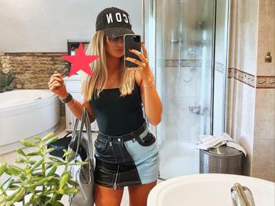  Dok se ona u kupatilu namontirana fotka, on BRIŠE GUZU! (FOTO) 