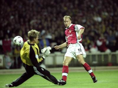  Bergkamp o padu Arsenala i Vengerovim greškama: Tad je sve počelo... 