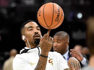  Dzej-Ar-Smit-prebio-coveka-koji-je-razbio-prozor-na-njegovom-automobilu 