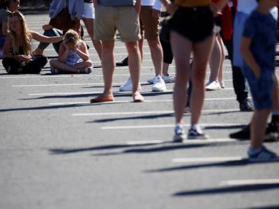  Cijela Britanija u redovima, svi čekaju po tri sata zbog OVOGA!? (FOTO) 