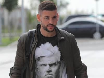  Najlepša žena fudbalera osula paljbu: "Se** mi se od njih" (FOTO) 