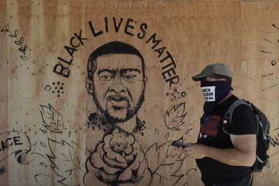  BOLESNO: Pokrenuli DŽORDŽ FLOJD IZAZOV, kleče na vratovima jedni drugima! 