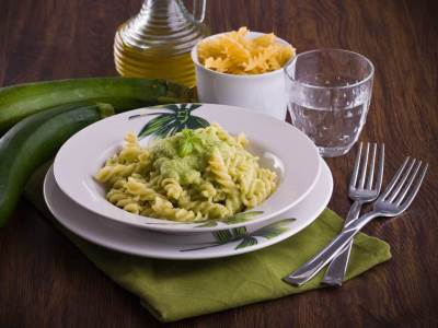  Ručak za dvoje za manje od pola sata: Pasta sa tikvicama i bosiljkom 