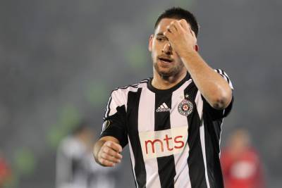  Andrija Živković u bolnici, kamenovali ga navijači Benfike! 