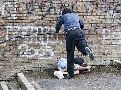  Budvanin teško povrijeđen u tuči, uhapšene dvije osobe 