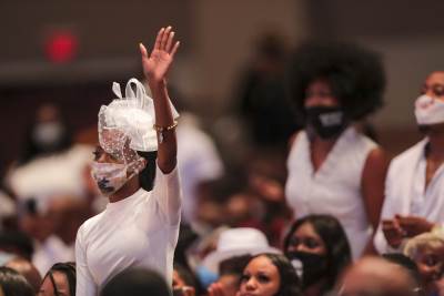  9 minuta ćutanja: Sahrana Džordža Flojda, porodica u bijelom! (VIDEO) 