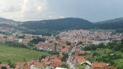 Uklonjen tumor od 13 kilograma u Opštoj bolnici Pljevlja   Uklonjen tumor od 13 kilograma u Opštoj bolnici Pljevlja