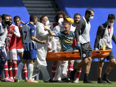  Arsenal je...bez komentara: Povredio golmana, pa "okrenuo" u 93! 